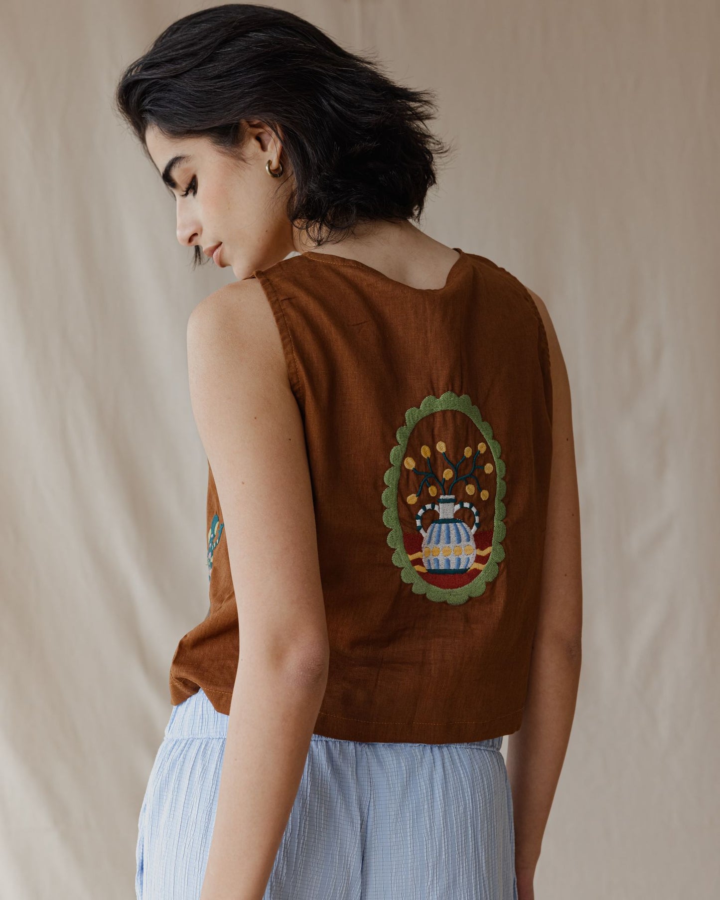 Sunflare Gecko Embroidered Vest Camel