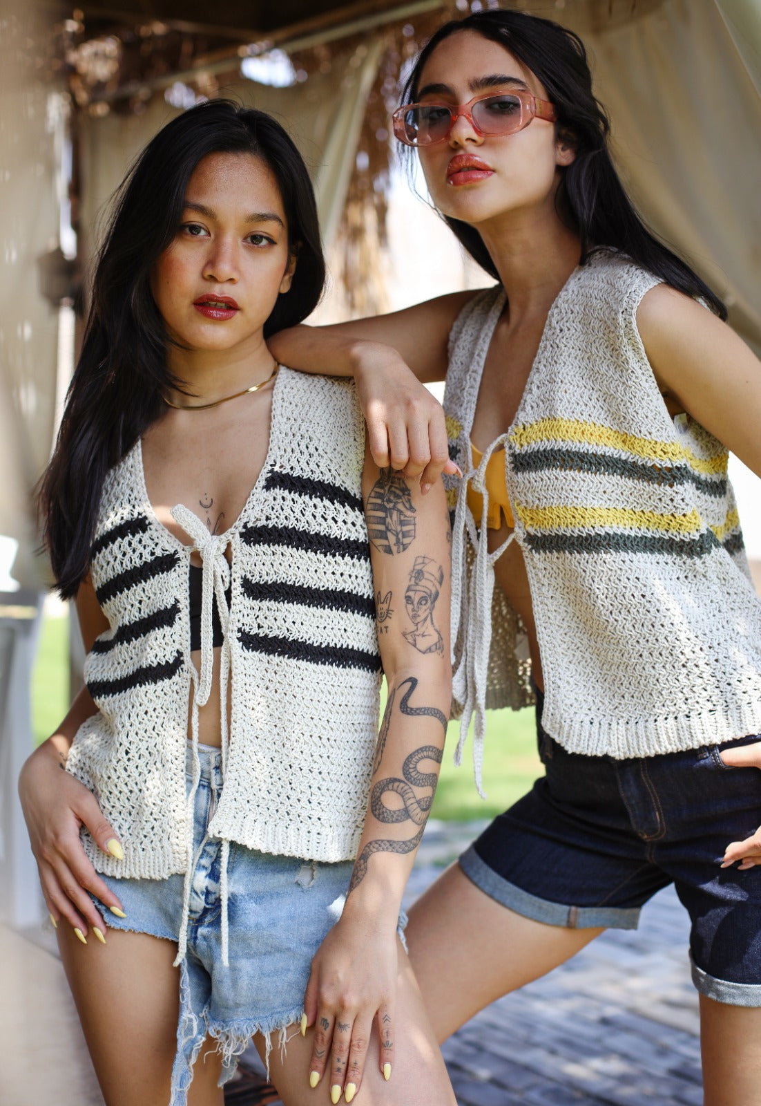 سترة تريكو سوداء مصنوعة يدويًا