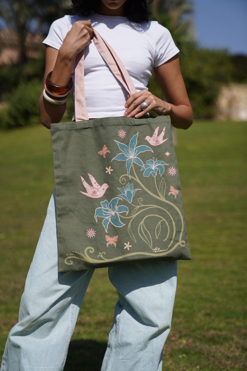 Morning Lilies Tote In Green