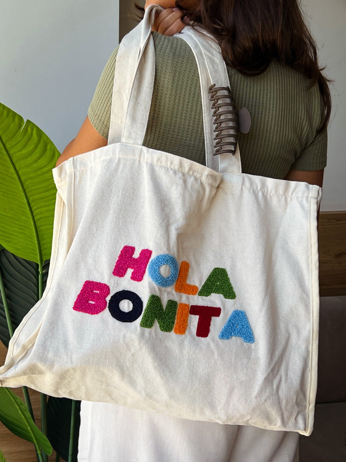 Hola Bonita! Tufted Maxi Tote