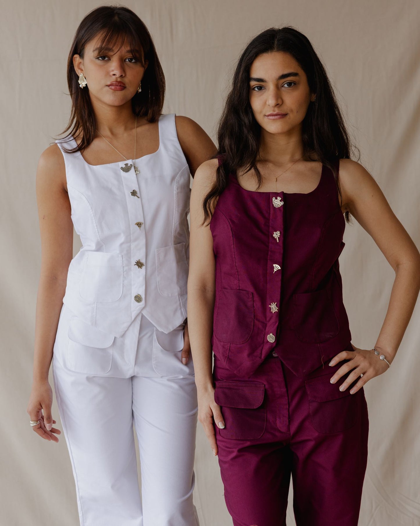 مجموعة أصداء النحاس باللون الأبيض