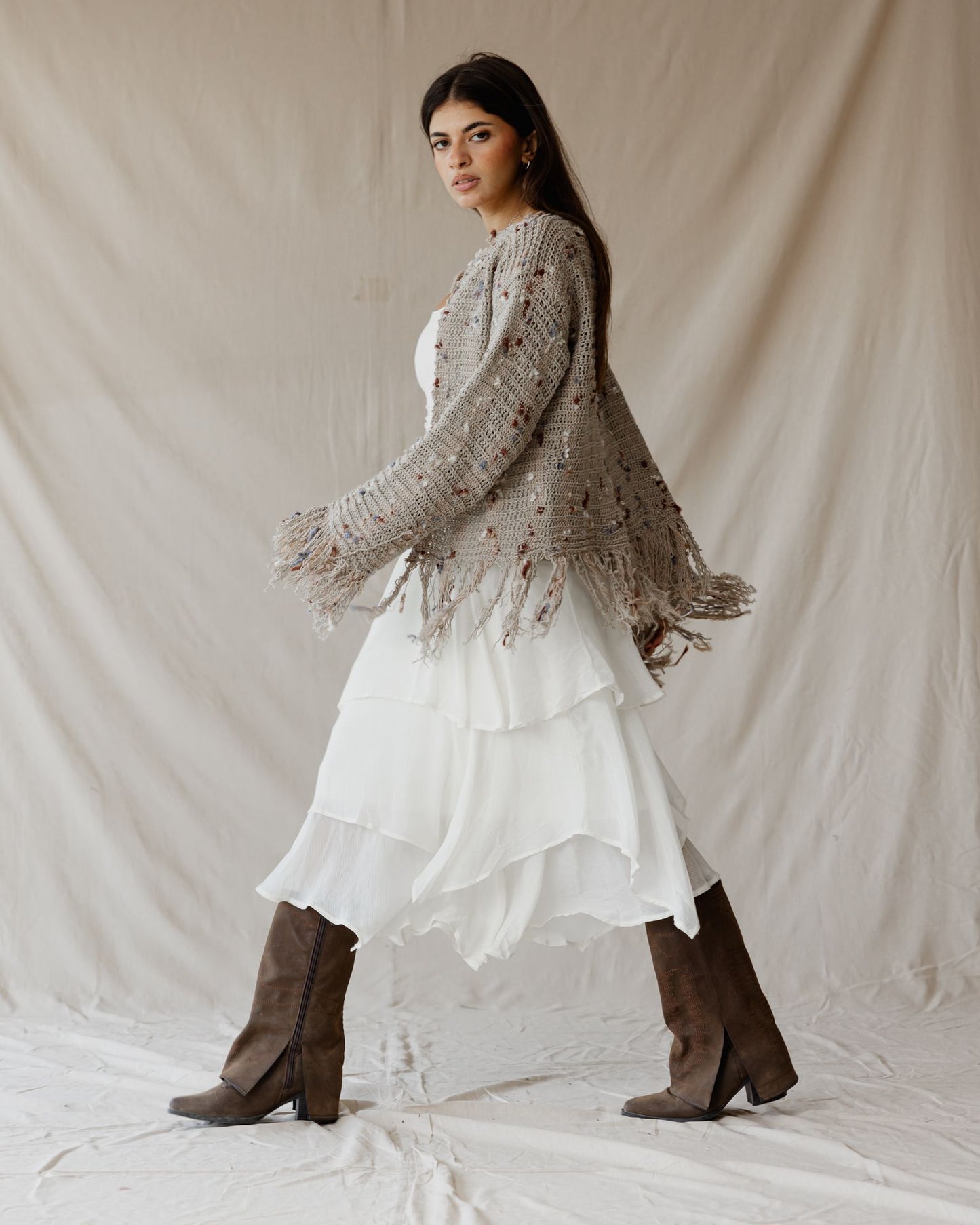 كارديجان محبوك منقط باللون البيج