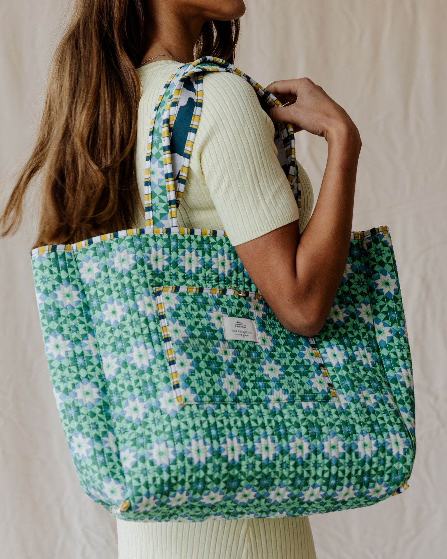 حقيبة تسوق مبطنة من تايل آند ليلي