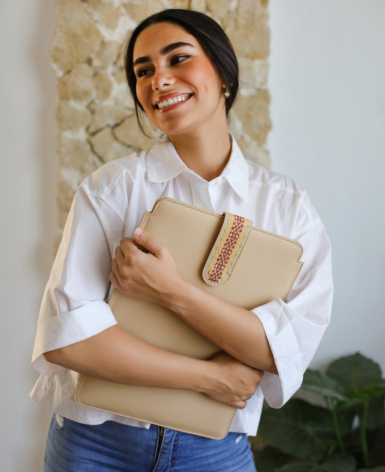 Minimal Embroidered Laptop Sleeve Beige