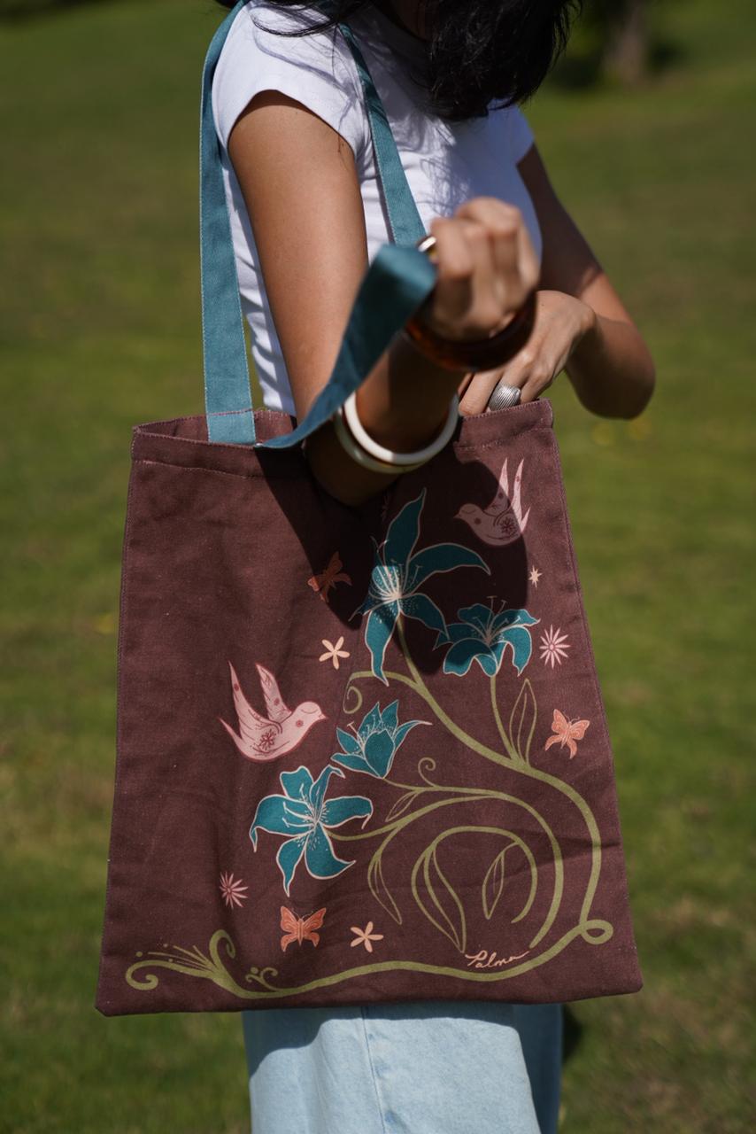 Morning Lilies Tote In Burgundy
