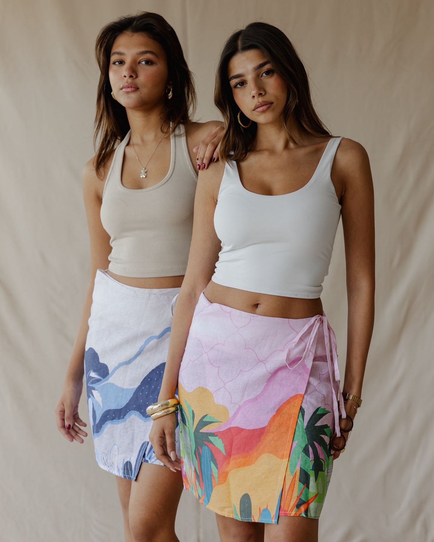 تنورة من الكتان بتصميم واحة غروب الشمس الوردية