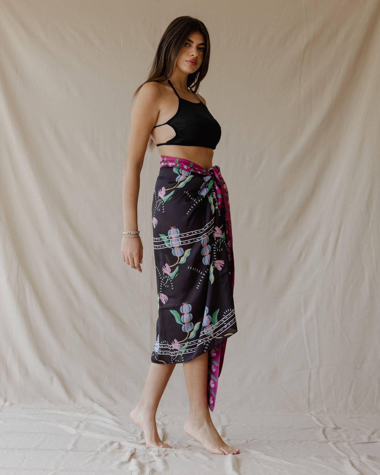 Exotic Fruit Sarong Black X Purple