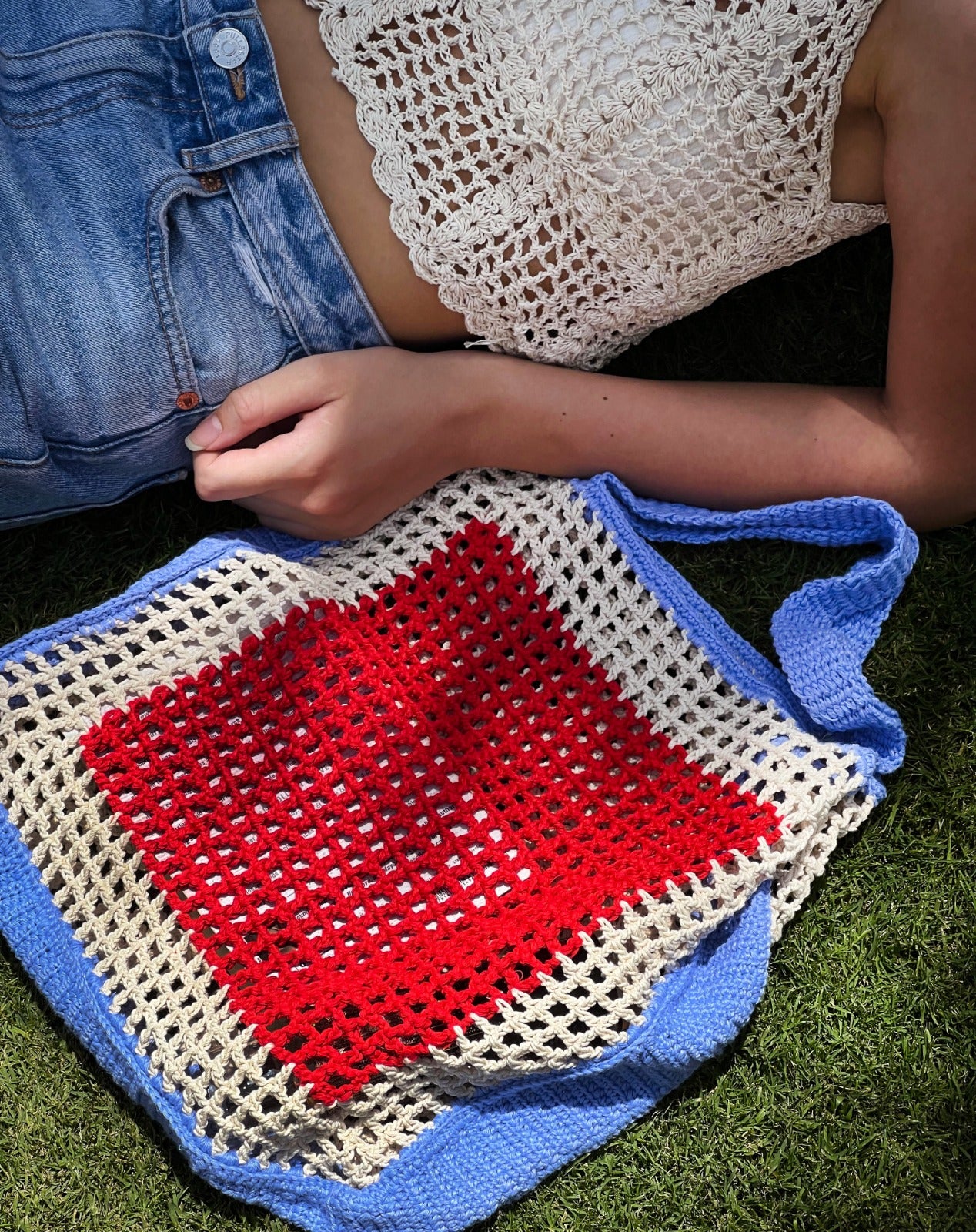 The Knit Tote In Red And Baby Blue