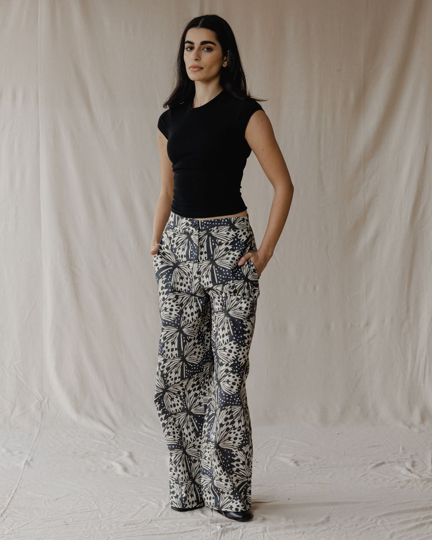 Wings of Bloom Pants In Ivory Noir