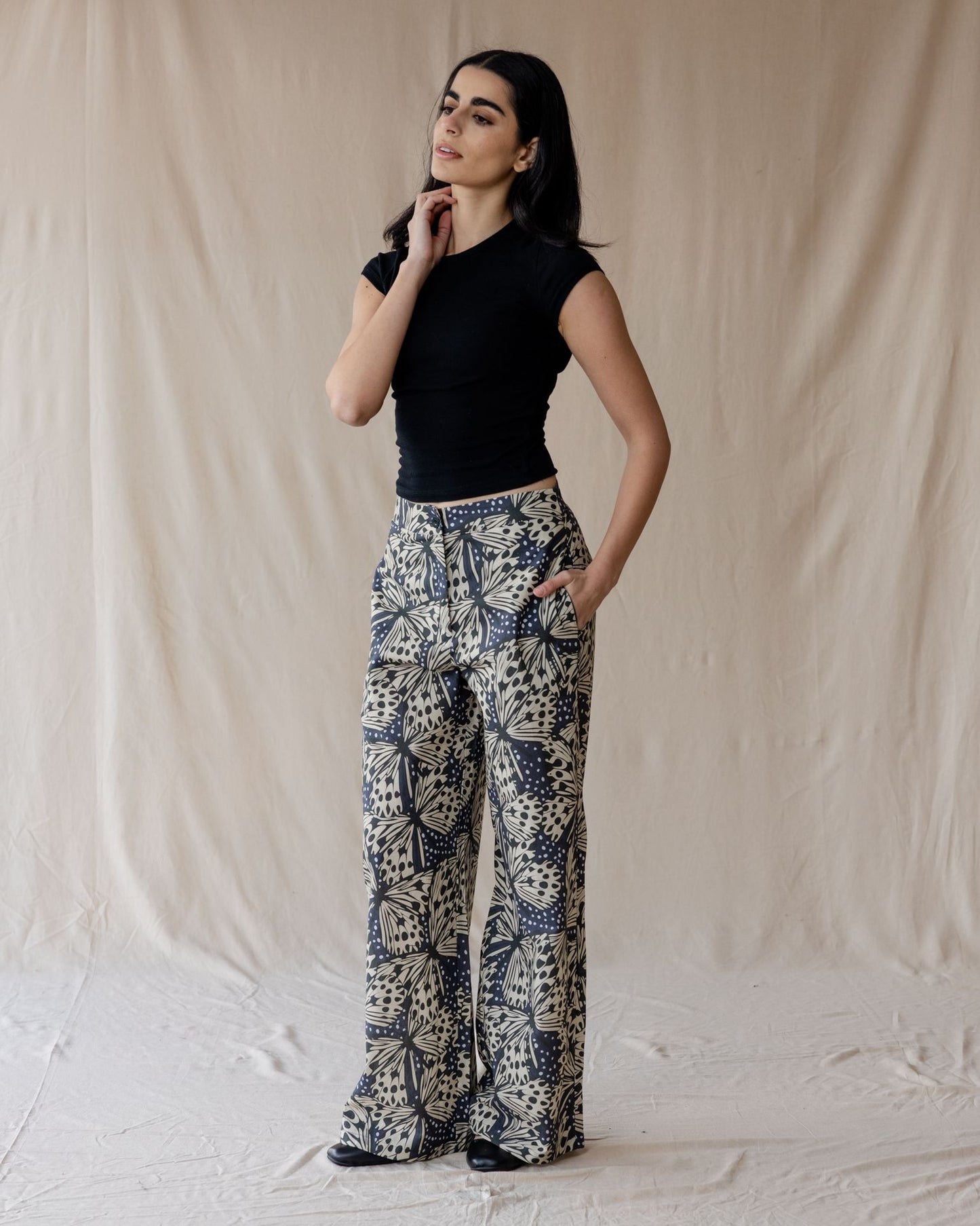 Wings of Bloom Pants In Ivory Noir
