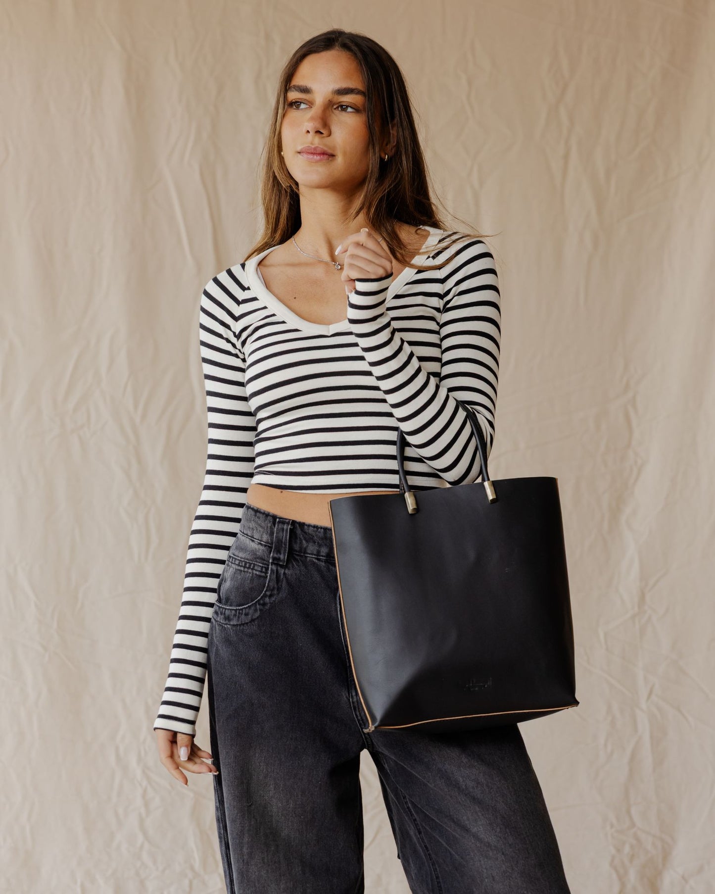 The Linea Genuine Bag In Black