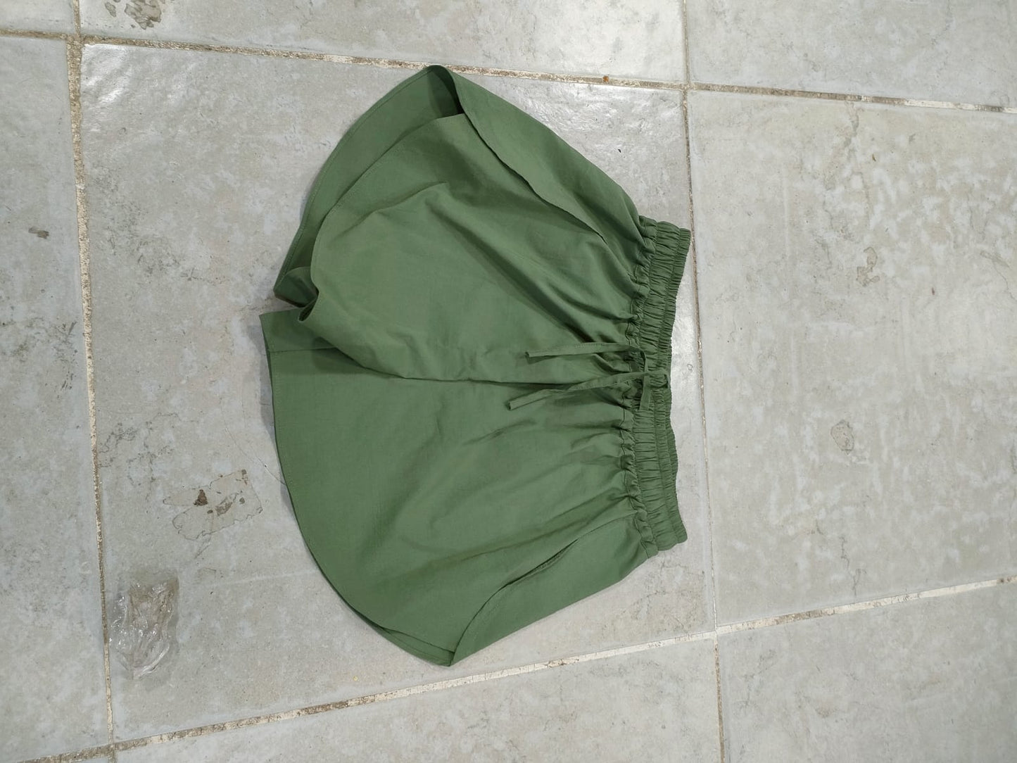 شورت زيتوني من ديون