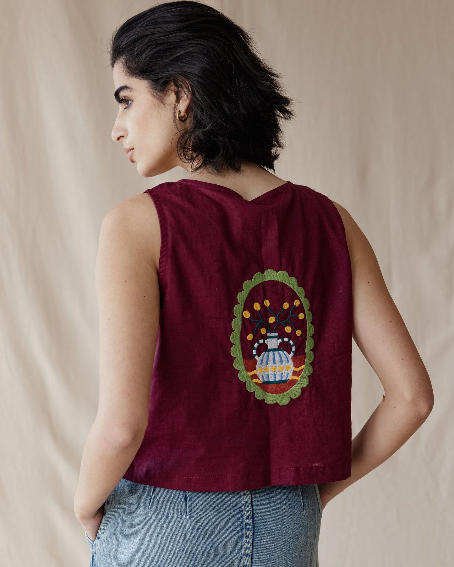 Sunflare Gecko Embroidered Vest Burgundy