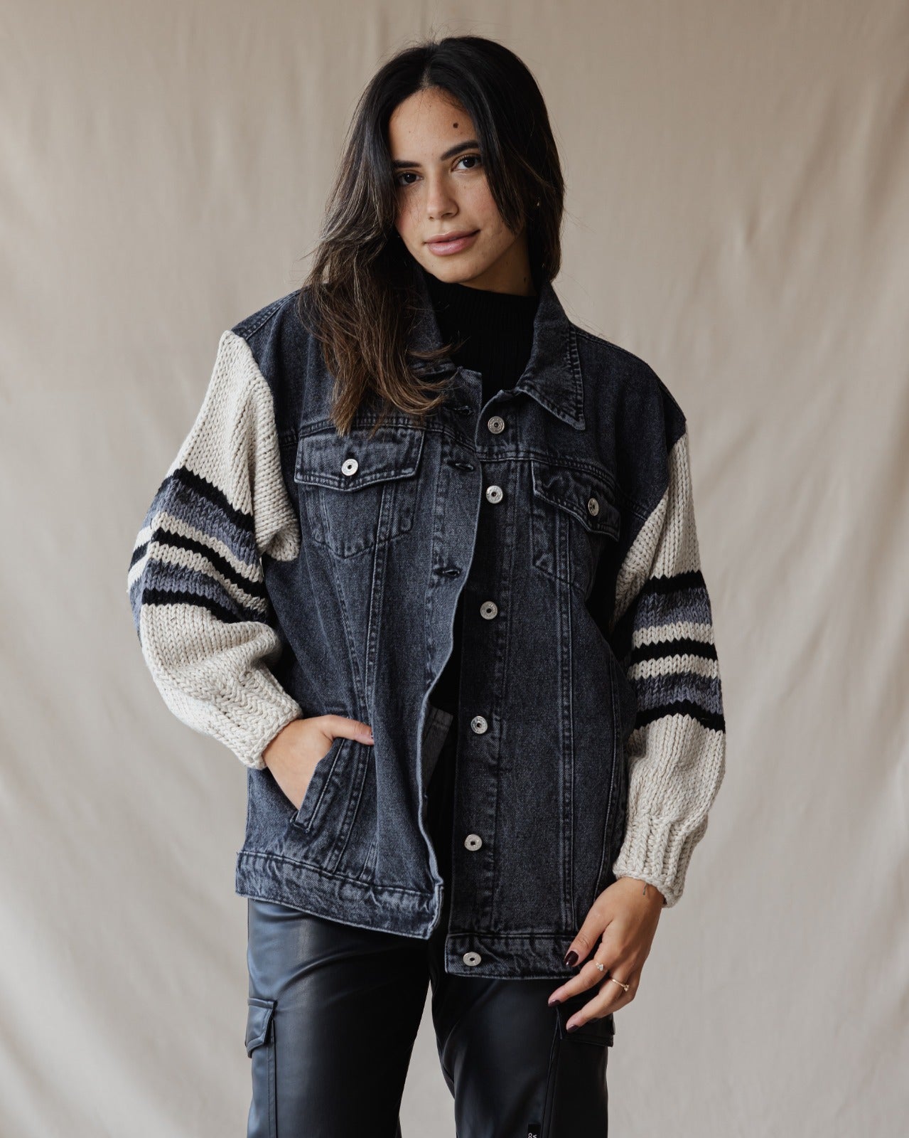 جاكيت Ace Trico X Denim باللون الأسود