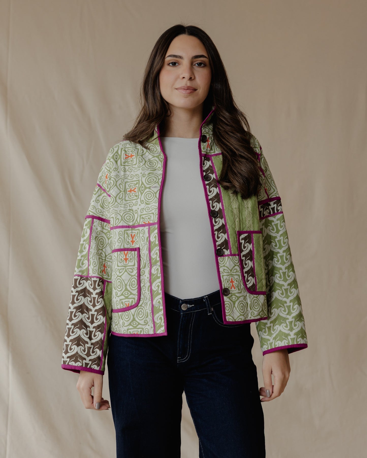 سترة من جذور الأشجار