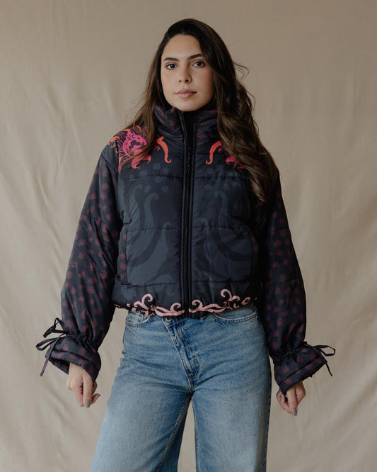 جاكيت مقاوم للماء من بيردز أوف إيدن