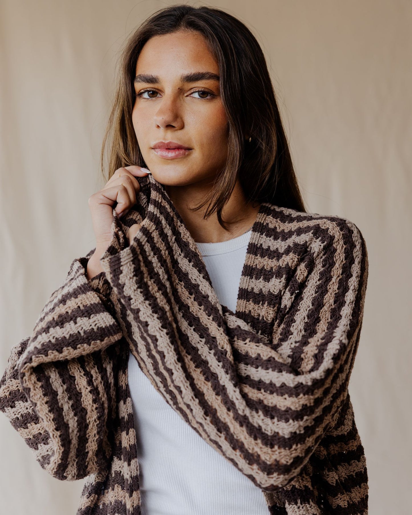 كارديجان مخطط بلون الكاكاو