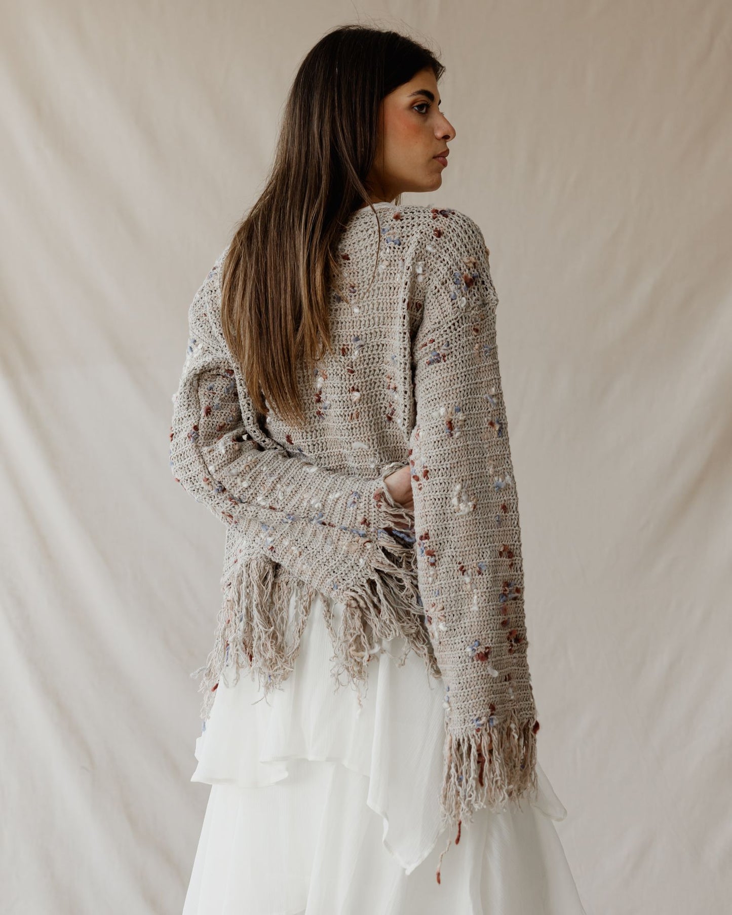 كارديجان محبوك منقط باللون البيج