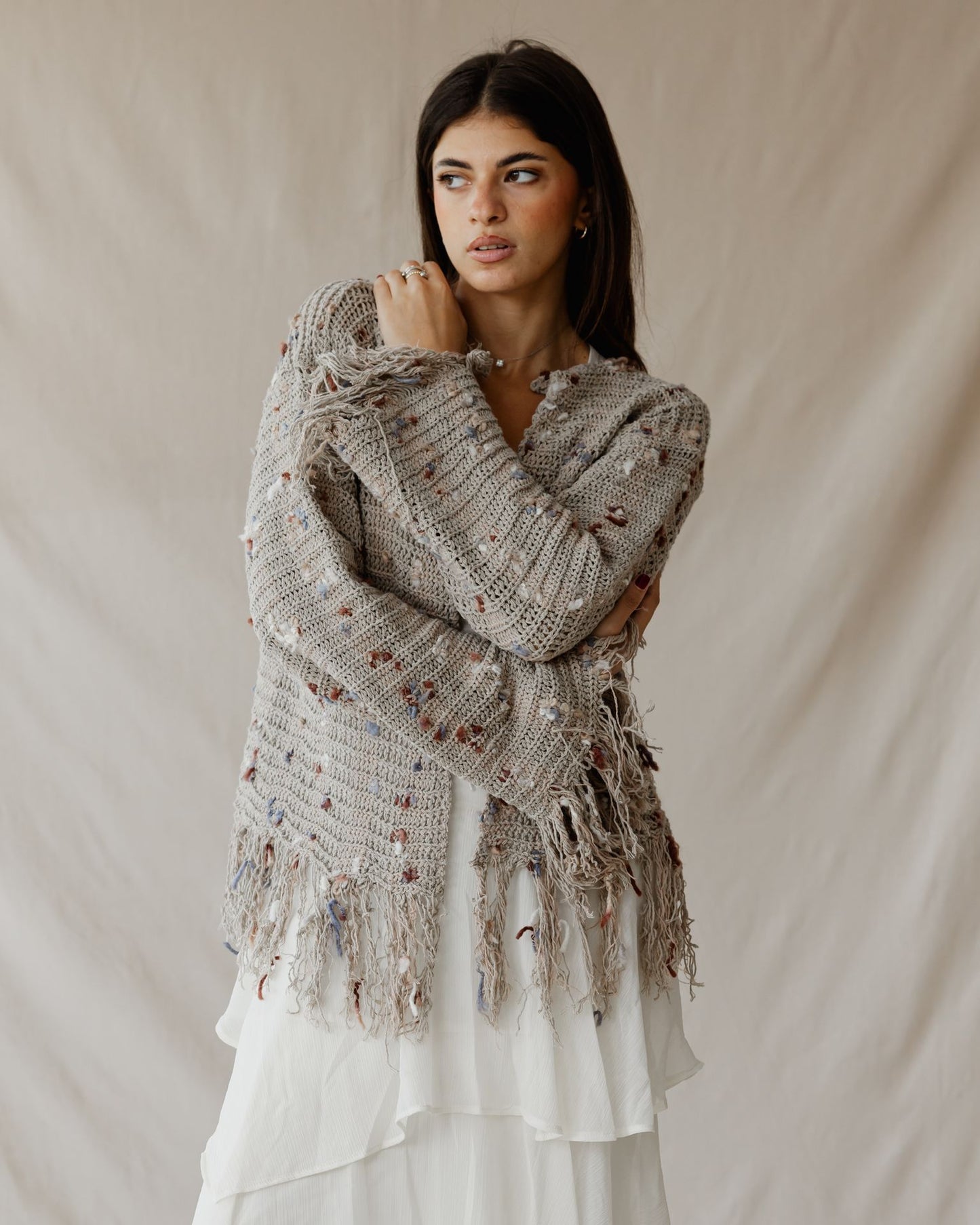 كارديجان محبوك منقط باللون البيج