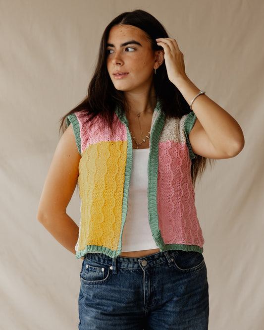 سترة ليرا الوردية المحبوكة