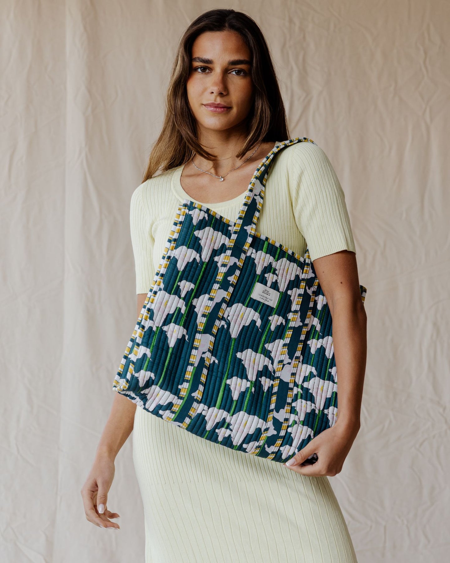 حقيبة تسوق مبطنة من تايل آند ليلي