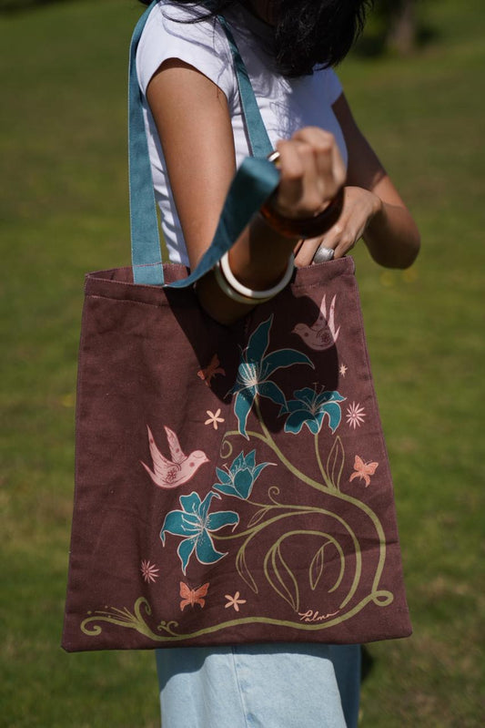 Morning Lilies Tote In Burgundy