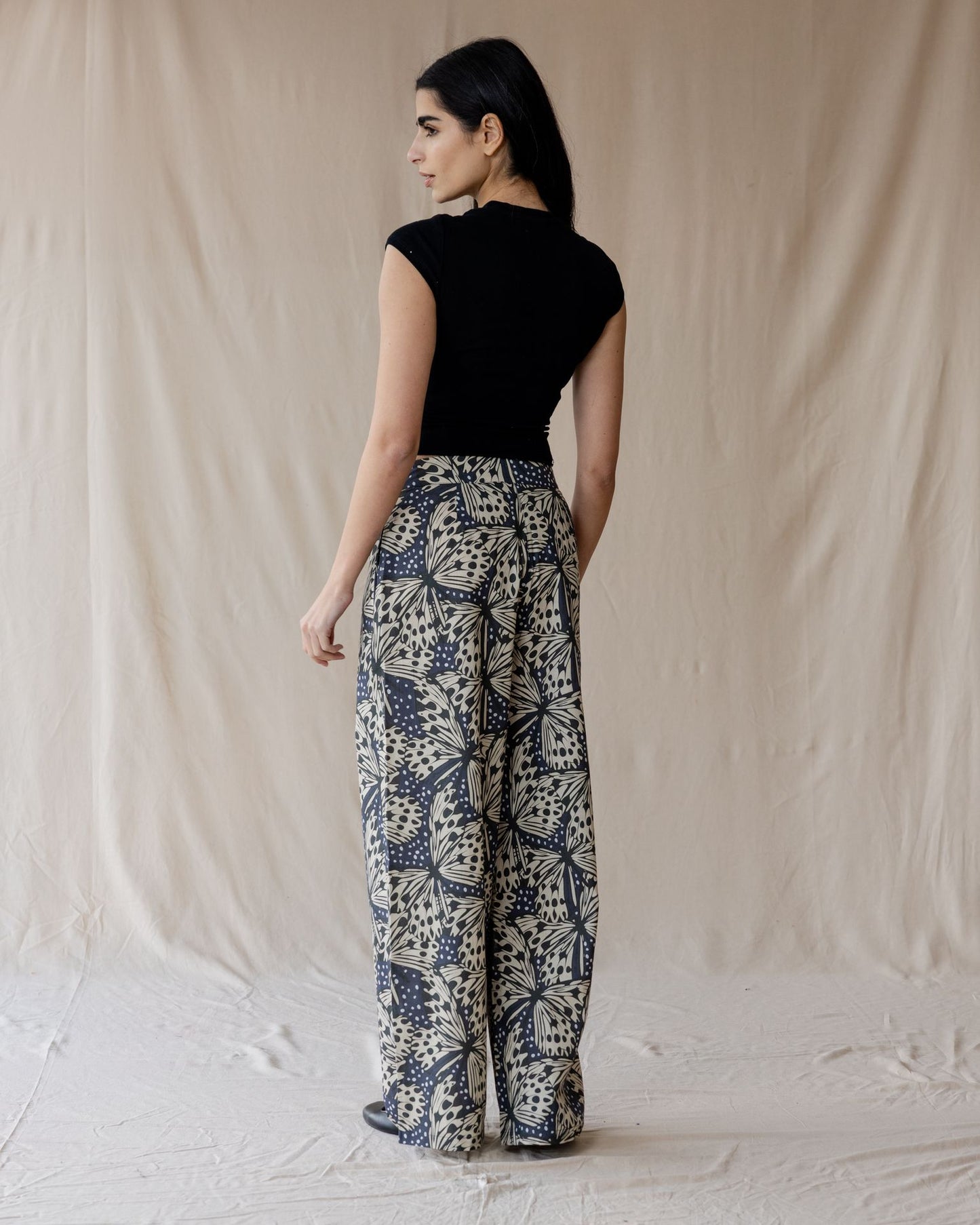 Wings of Bloom Pants In Ivory Noir