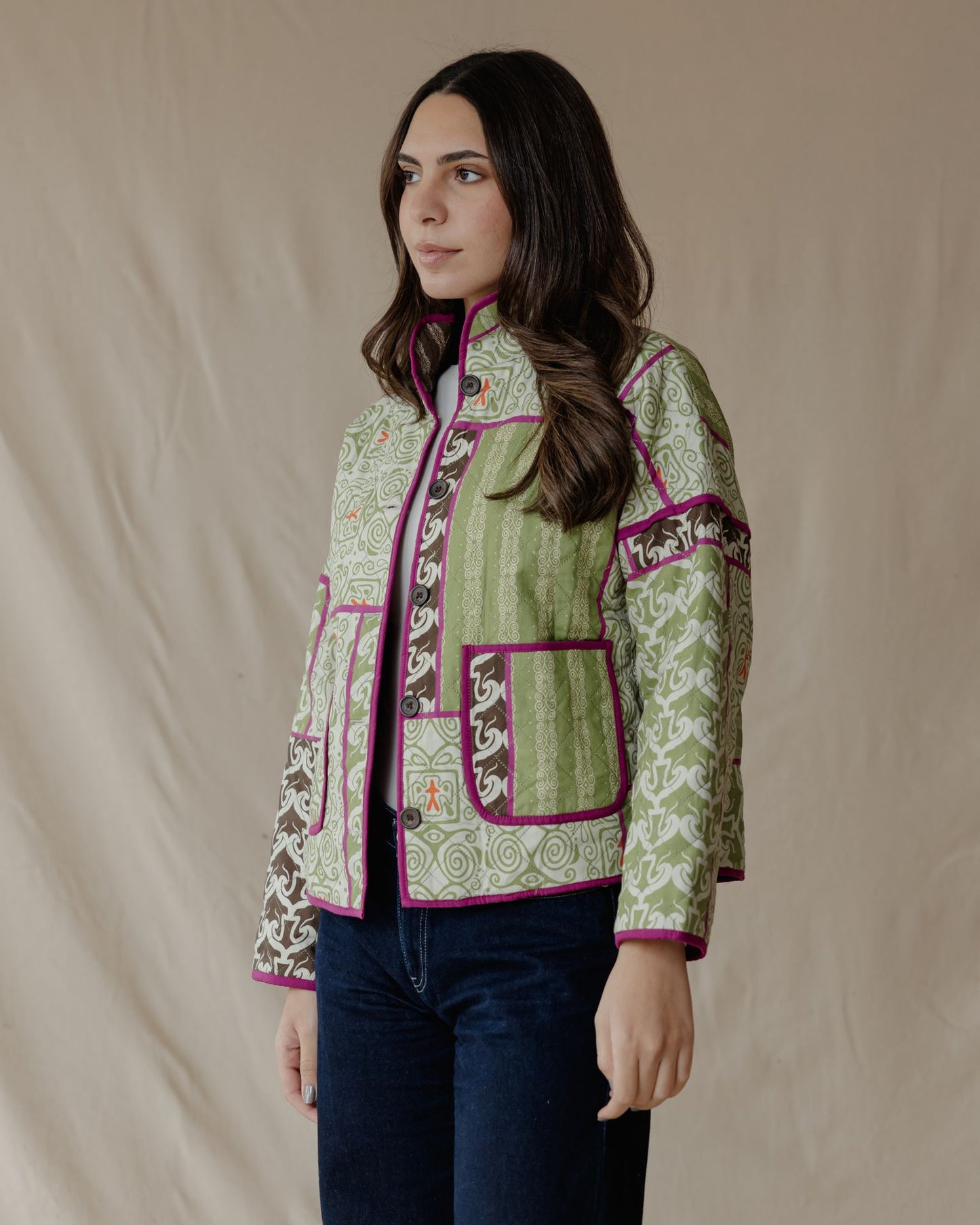 سترة من جذور الأشجار