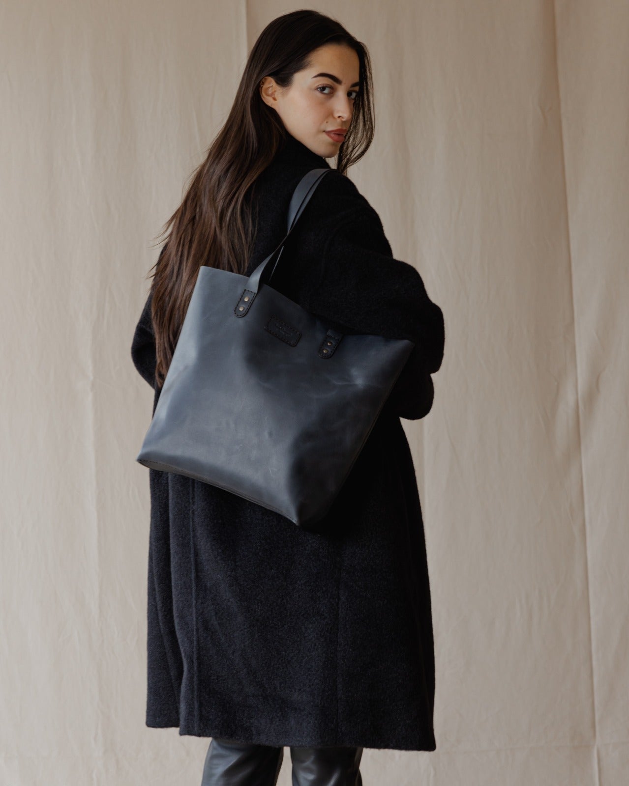 The Classic Genuine Tote Navy