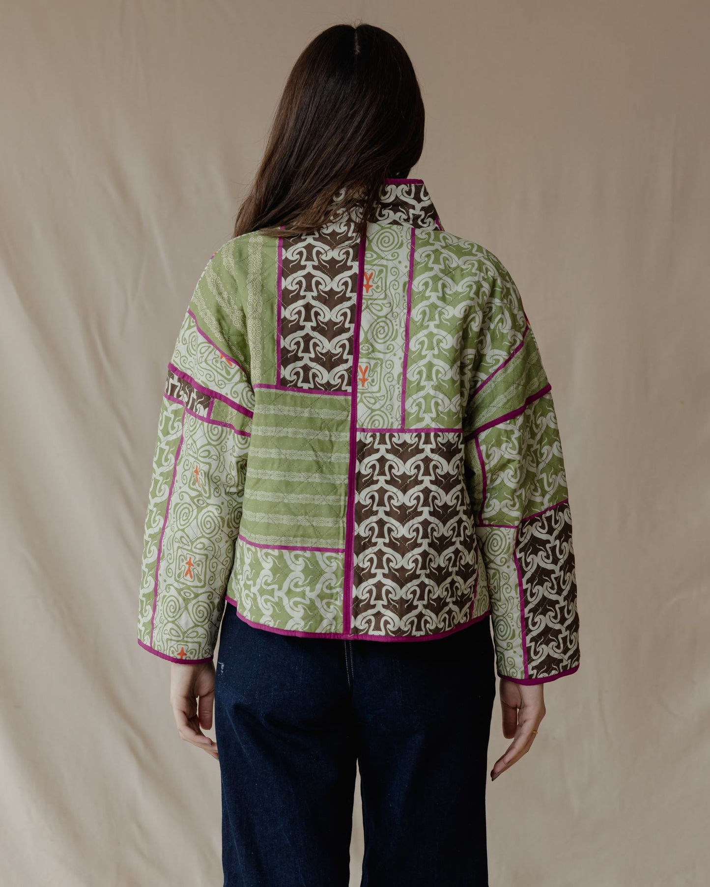 سترة من جذور الأشجار