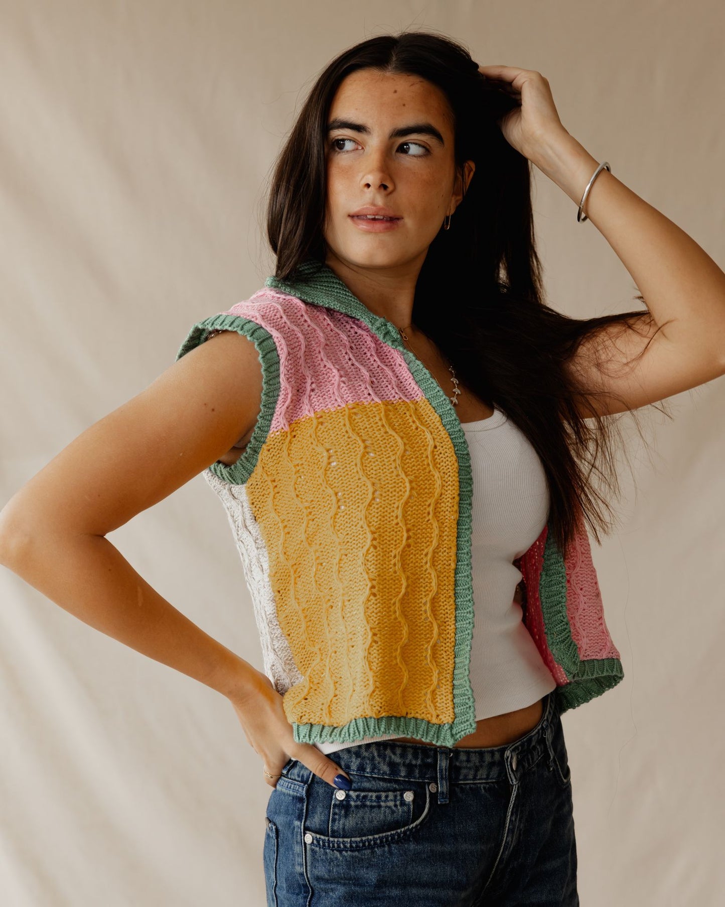 سترة ليرا الوردية المحبوكة