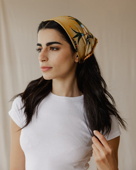 وشاح القطط البرية بألوان الصحراء
