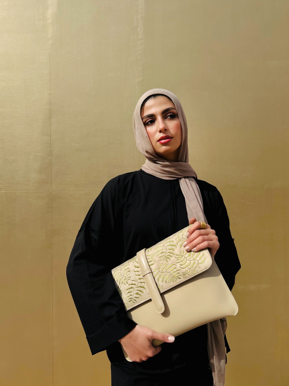 حافظة كمبيوتر محمول على شكل أوراق