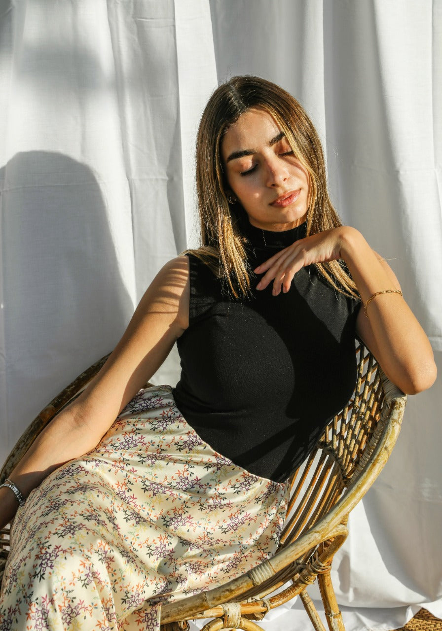 تنورة طويلة ساتان قزحية بيضاء